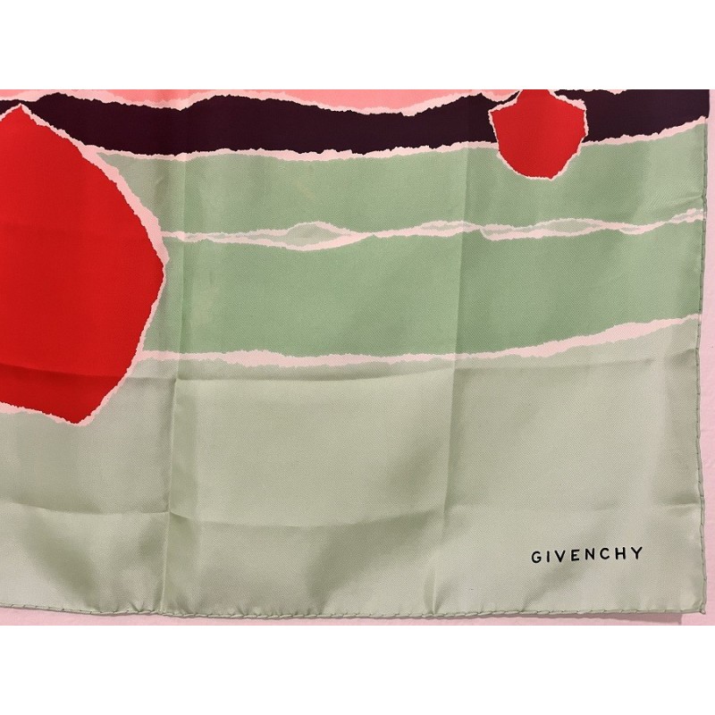 GIVENCHY