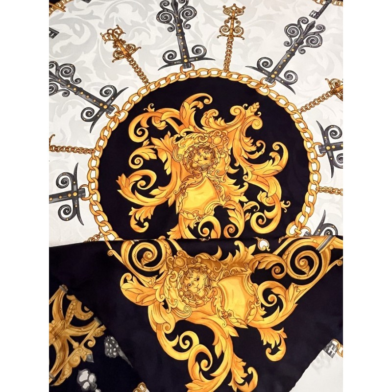 Foulard carré en soie